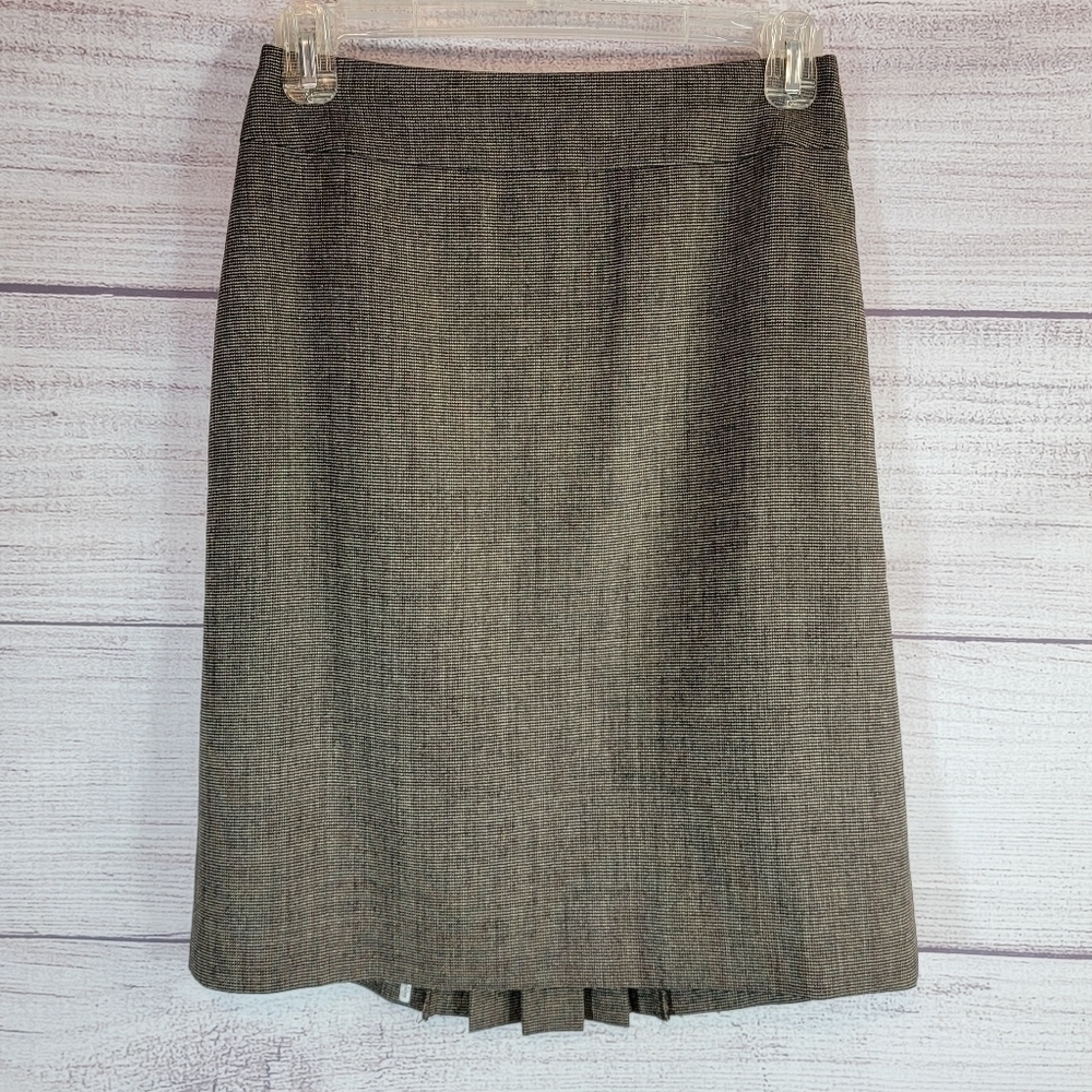 TAHARI Arthur S. Levine Small Pleated Bottom Pencil Skirt Size 0 Petite
